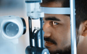 No Glaucoma, o tratamento eficaz é essencial para controlar a pressão ocular e prevenir a perda de visão